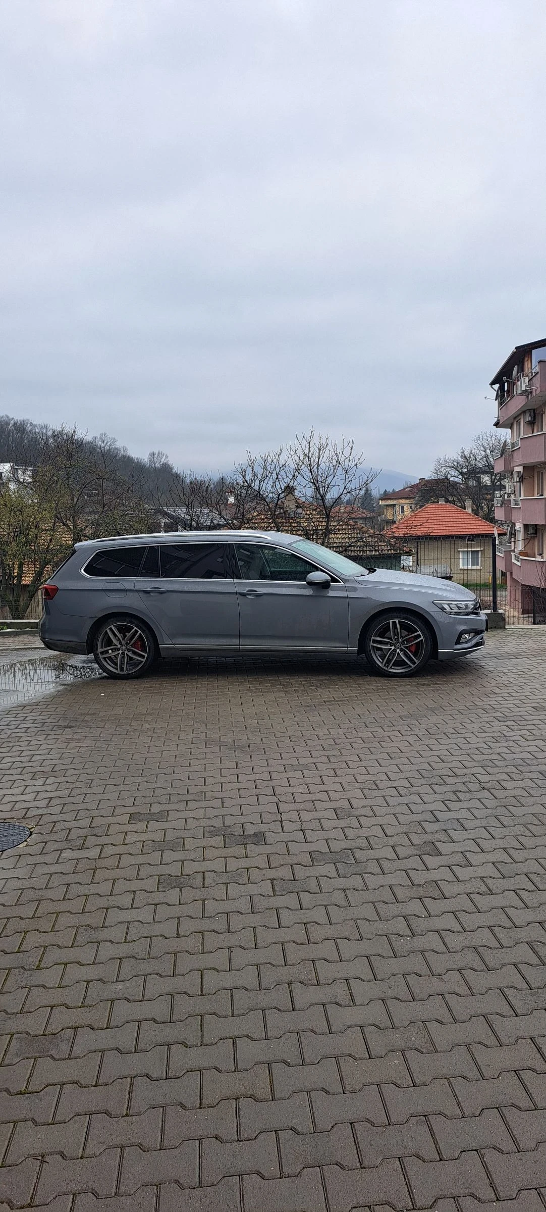 VW Passat 2.0 TDi Hingline, снимка 8 - Автомобили и джипове - 53221095
