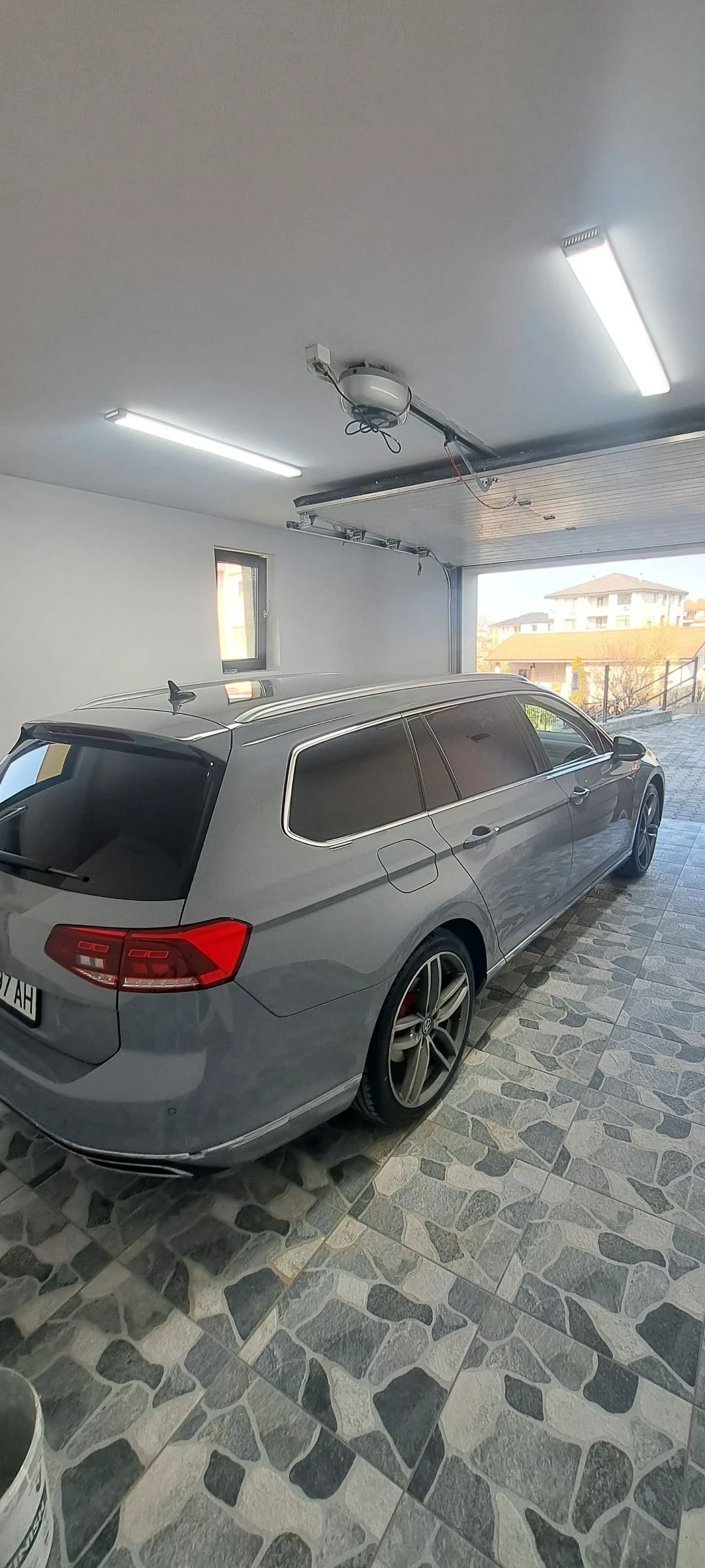 VW Passat 2.0 TDi Hingline, снимка 5 - Автомобили и джипове - 53221095