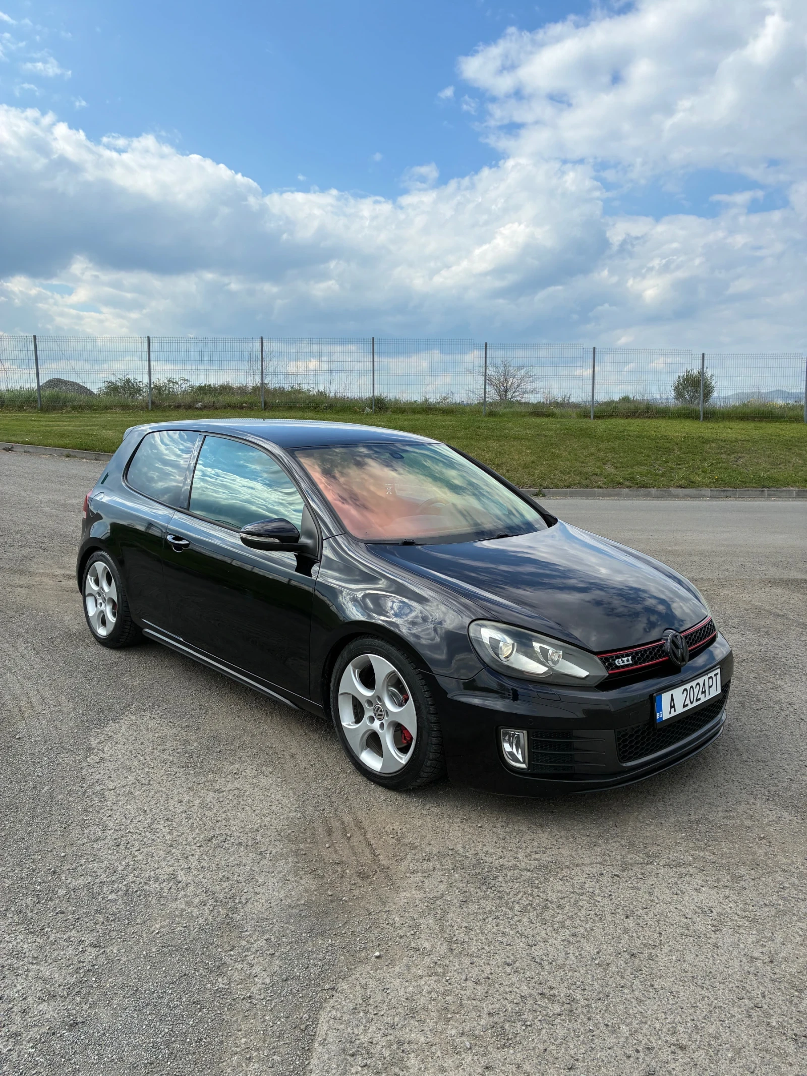 VW Golf GTI 2.0TSI, снимка 2 - Автомобили и джипове - 53671457