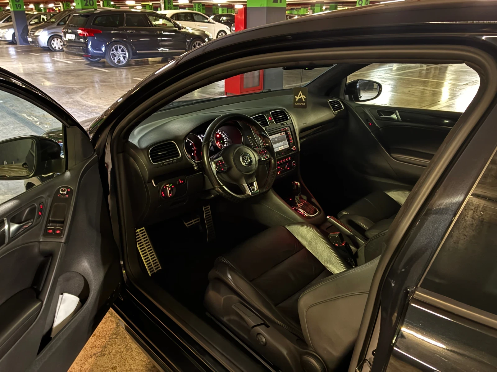 VW Golf GTI 2.0TSI, снимка 5 - Автомобили и джипове - 55094791