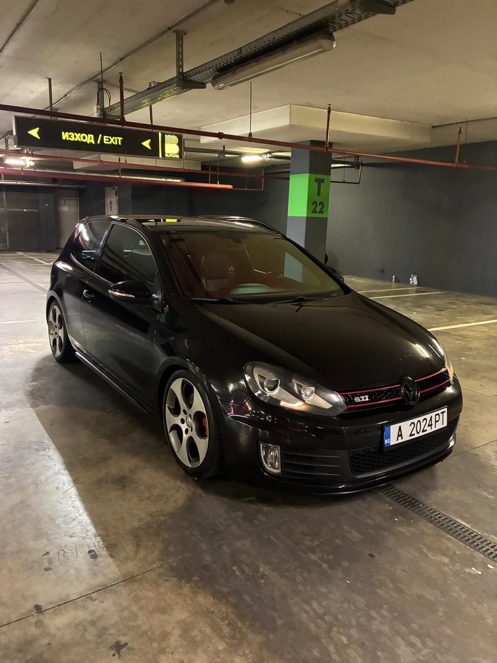 VW Golf GTI 2.0TSI