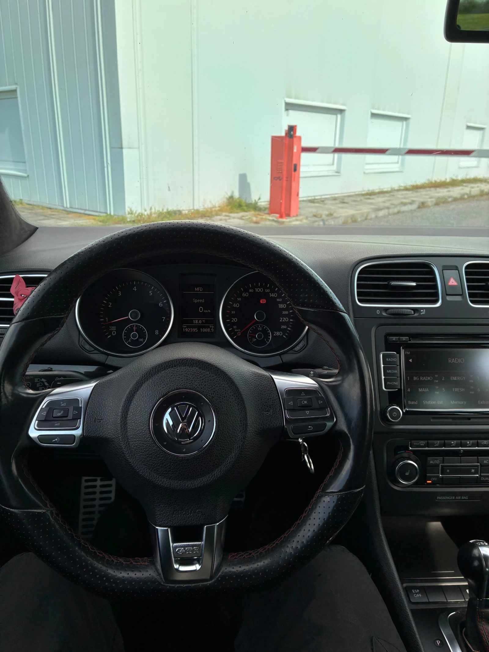 VW Golf GTI 2.0TSI, снимка 10 - Автомобили и джипове - 53671457