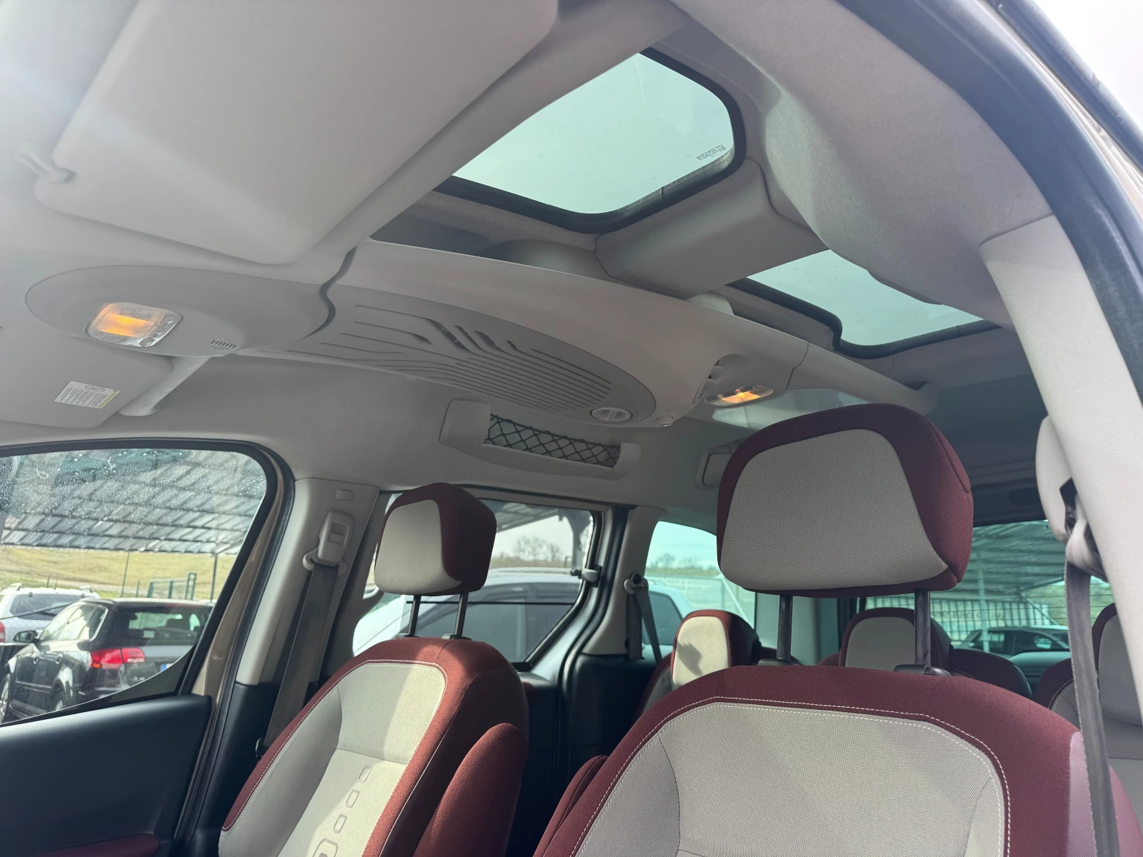 Citroen Berlingo 1.6 HDI, снимка 11 - Автомобили и джипове - 53802032