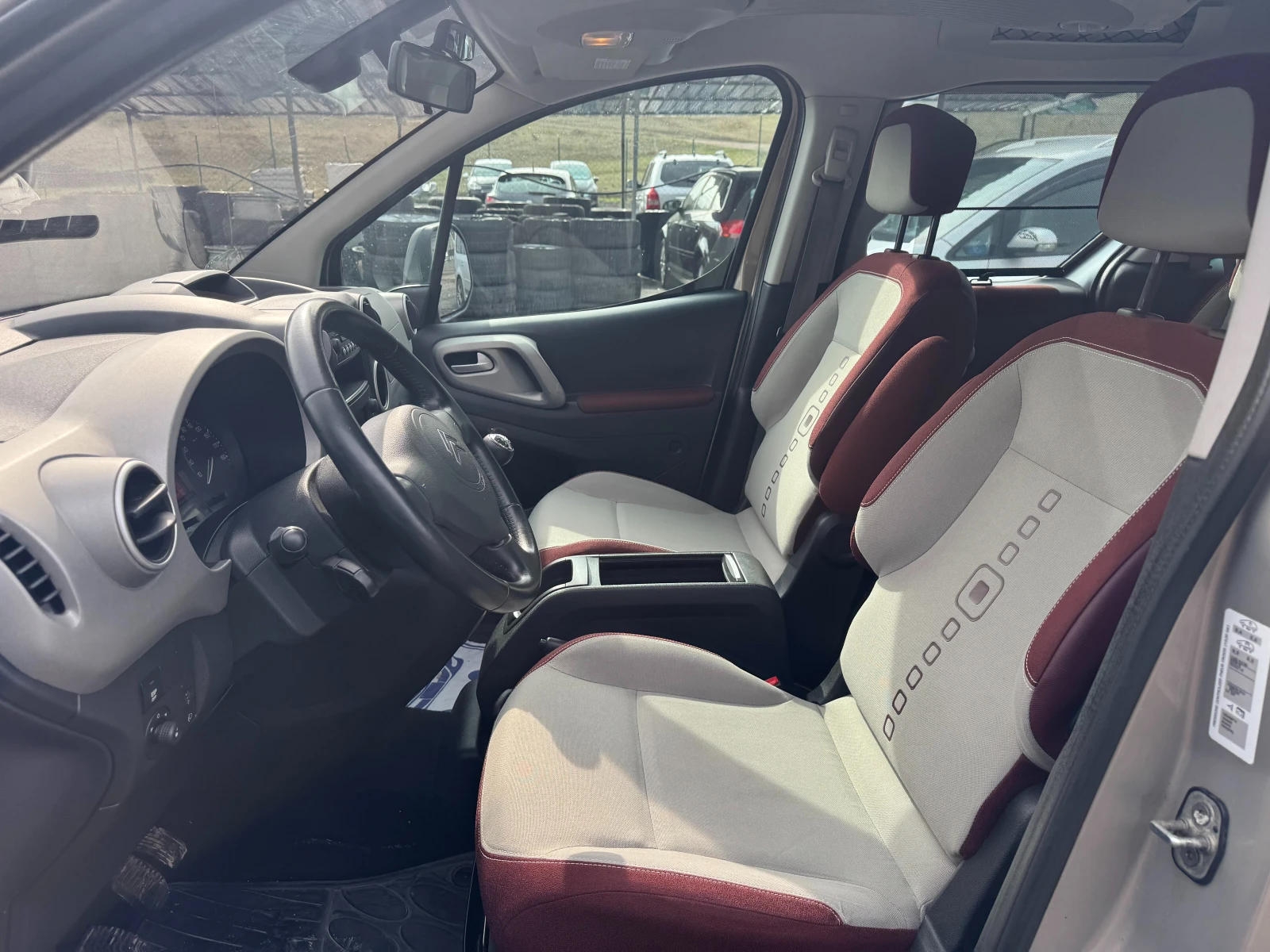 Citroen Berlingo 1.6 HDI, снимка 10 - Автомобили и джипове - 53802032