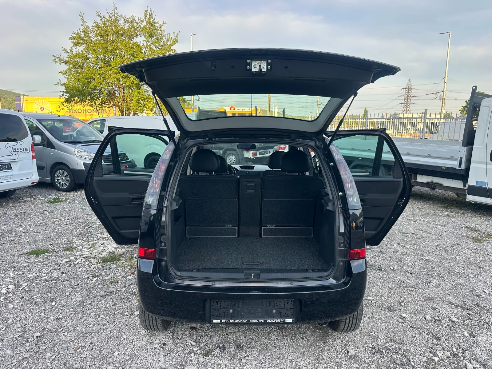 Opel Meriva 1.4i 90kc, снимка 16 - Автомобили и джипове - 54423312