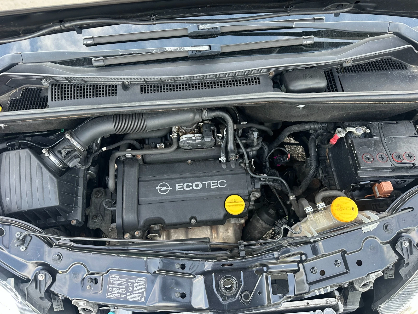 Opel Meriva 1.4i 90kc, снимка 17 - Автомобили и джипове - 54423312