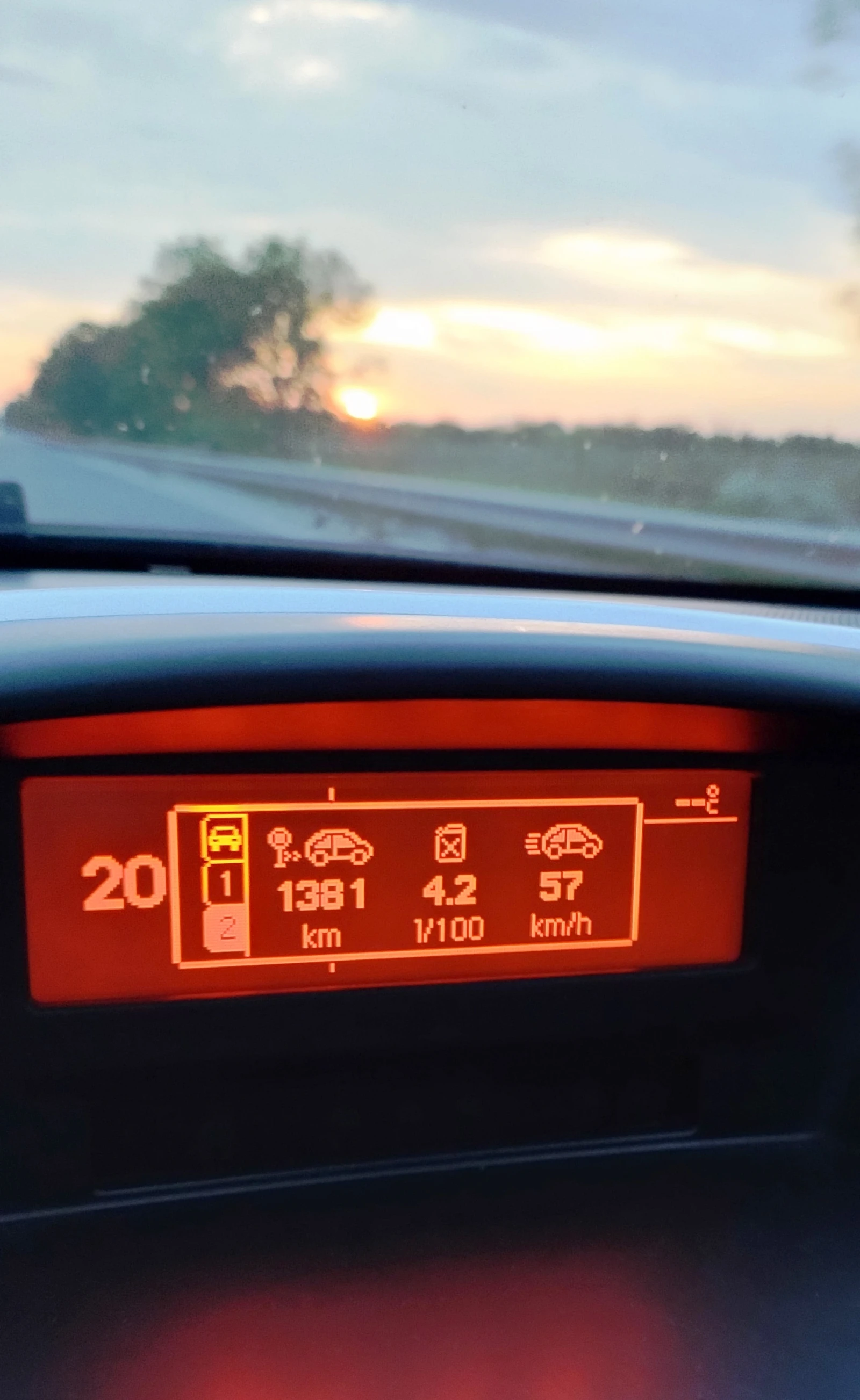 Peugeot 207 HDI Combi - Panorama, снимка 10 - Автомобили и джипове - 54542701