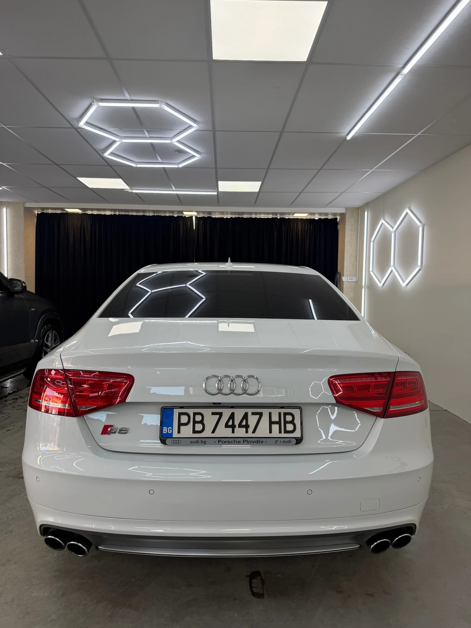 Audi S8 Реални км , снимка 7 - Автомобили и джипове - 54610034