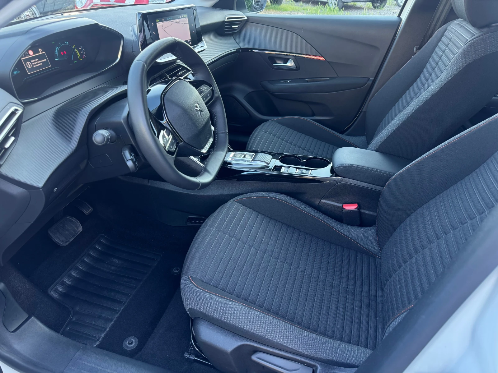 Peugeot 208 Active Pack, 136 к.с., снимка 9 - Автомобили и джипове - 54713153