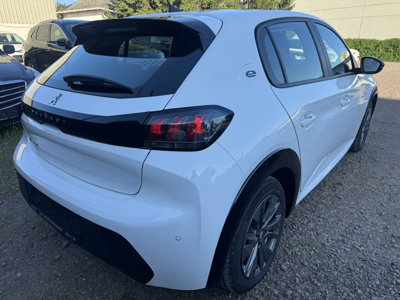 Peugeot 208 Active Pack, 136 к.с., снимка 6 - Автомобили и джипове - 54713153
