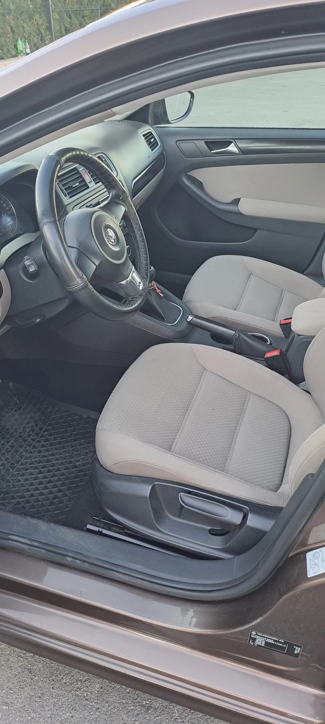 VW Jetta 1.2 TSI (105 кс), снимка 8 - Автомобили и джипове - 55159397