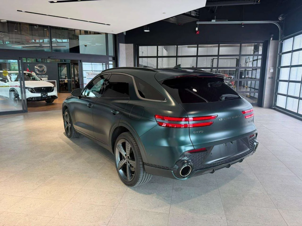 Genesis GV70 3.5T Sport Plus / Кожа / Пано / ЦЕНА до БГ, снимка 7 - Автомобили и джипове - 55408861