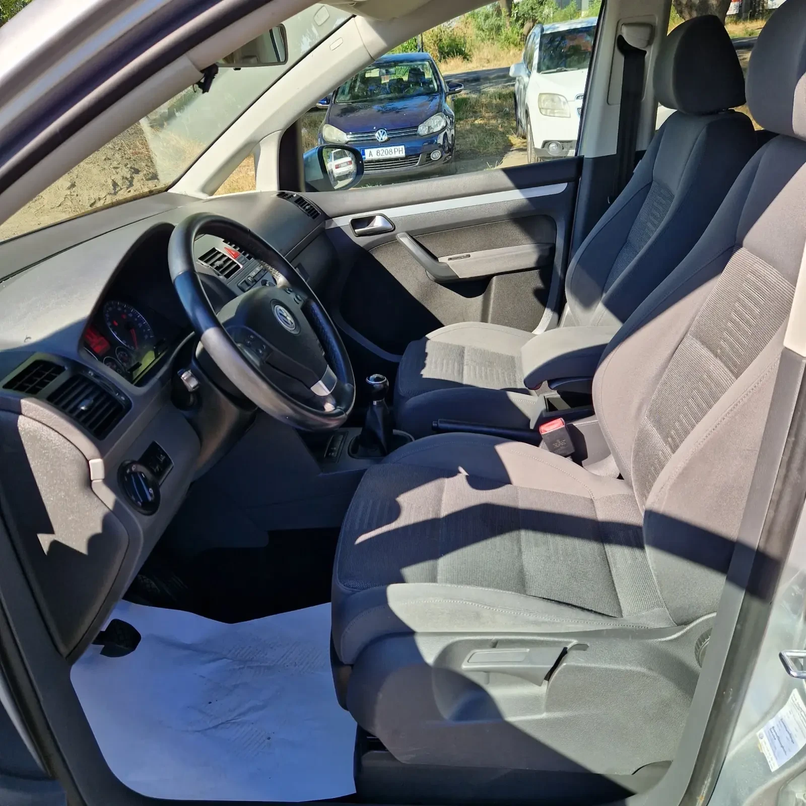 VW Touran 1.9TDI/FULL/, снимка 12 - Автомобили и джипове - 55498574
