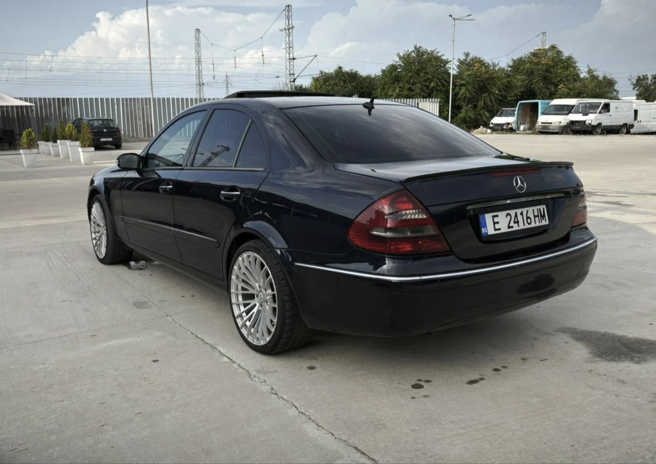 Mercedes-Benz E 270, снимка 3 - Автомобили и джипове - 55887643