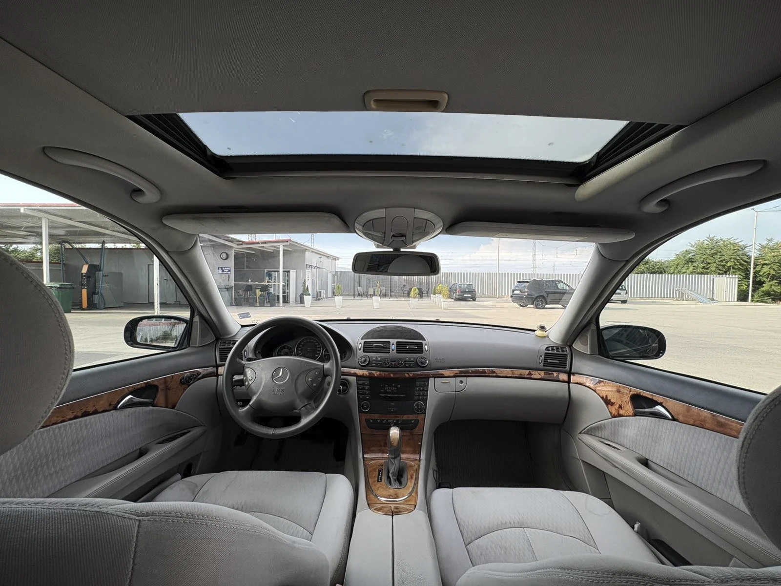 Mercedes-Benz E 270, снимка 7 - Автомобили и джипове - 55887643