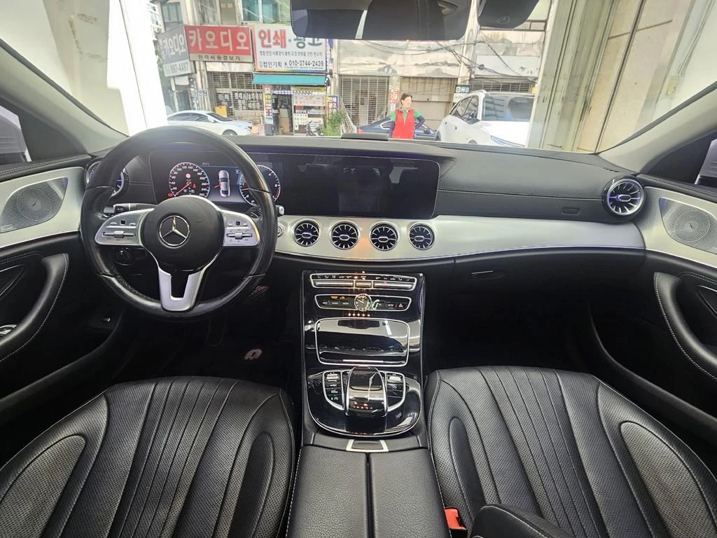 Mercedes-Benz CLS 400 BLIND SPOT* 360* ЕЛ. БАГАЖНИК* HUD* КРАЙНА ЦЕНА, снимка 7 - Автомобили и джипове - 55982491