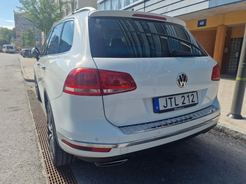 VW Touareg, снимка 7 - Автомобили и джипове - 46930416