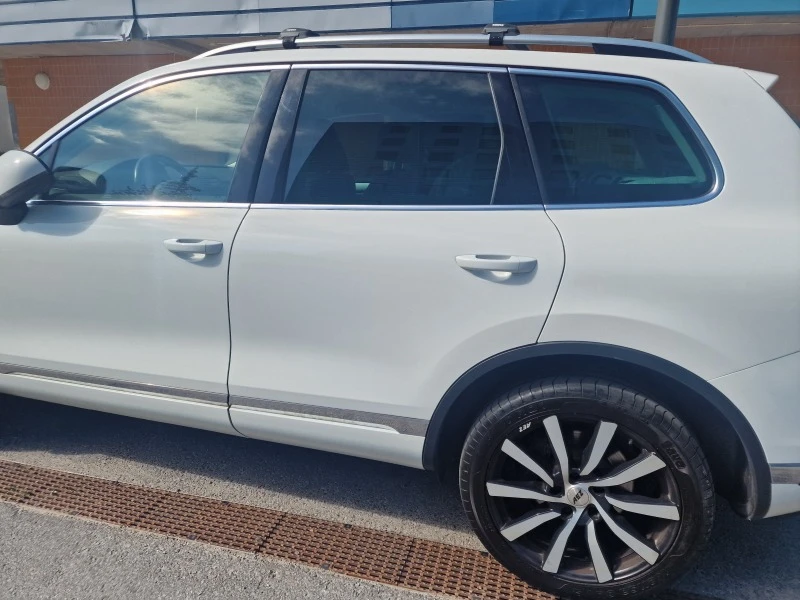 VW Touareg, снимка 1 - Автомобили и джипове - 47327032