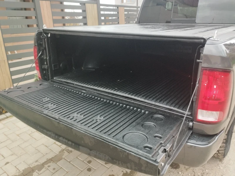 Dodge RAM 1500 Пикап, снимка 8 - Автомобили и джипове - 52708956