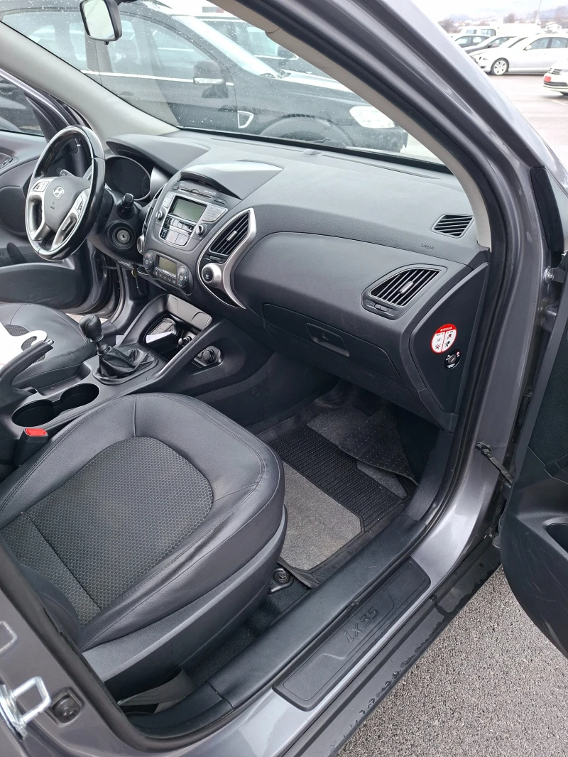 Hyundai IX35 1.7 CRDI, снимка 11 - Автомобили и джипове - 53210304