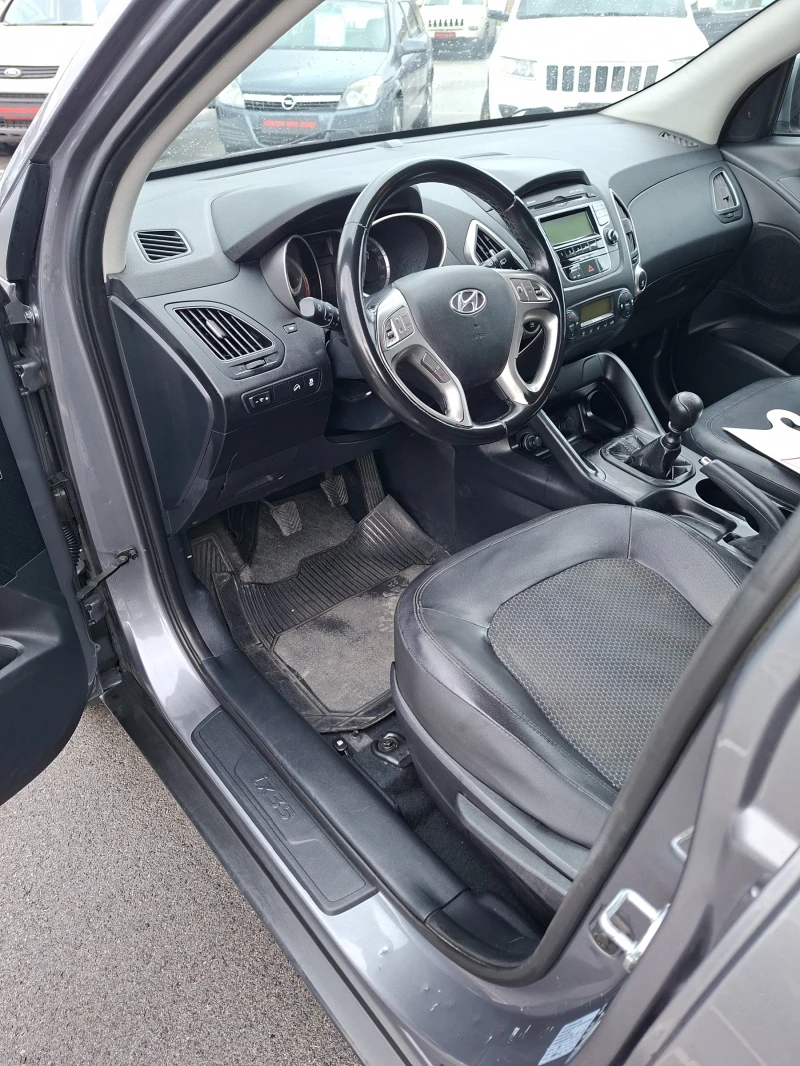 Hyundai IX35 1.7 CRDI, снимка 9 - Автомобили и джипове - 53210304