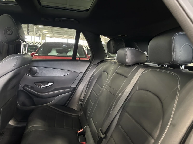 Mercedes-Benz GLC 300 4MATIC* AMG-PKG* MULTIBEAM-LED* ACTIVE BRAKE* PANO, снимка 11 - Автомобили и джипове - 53355596