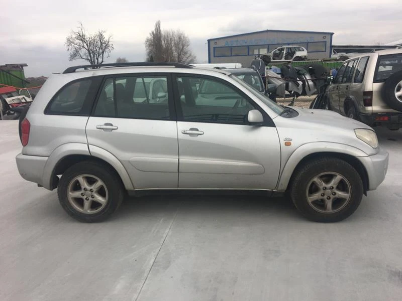 Toyota Rav4 2.0 D4D - изображение 4