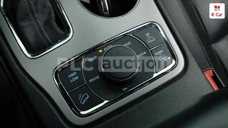 Jeep Grand cherokee 3.6 AWD | DISTRONIC | LANE | ОБДУХВАНЕ | ТЕХНОТЕСТ, снимка 11 - Автомобили и джипове - 54229603