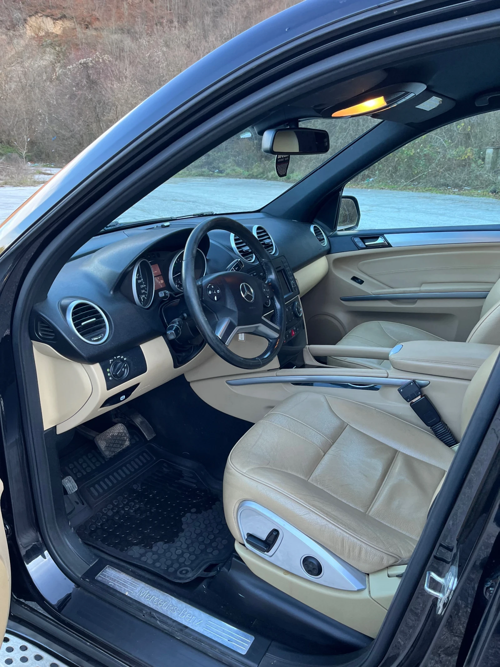 Mercedes-Benz ML 350  - изображение 8