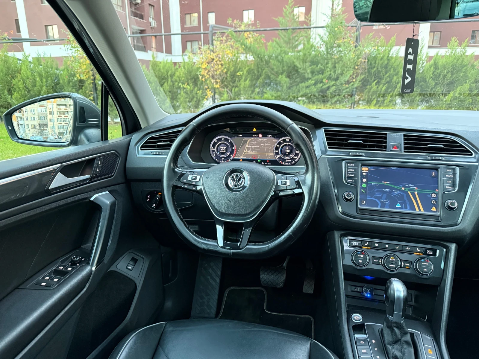 VW Tiguan 4Motion/Digital/Assist/PANO/FullLED/KEYGO | Mobile.bg � ����������� 7