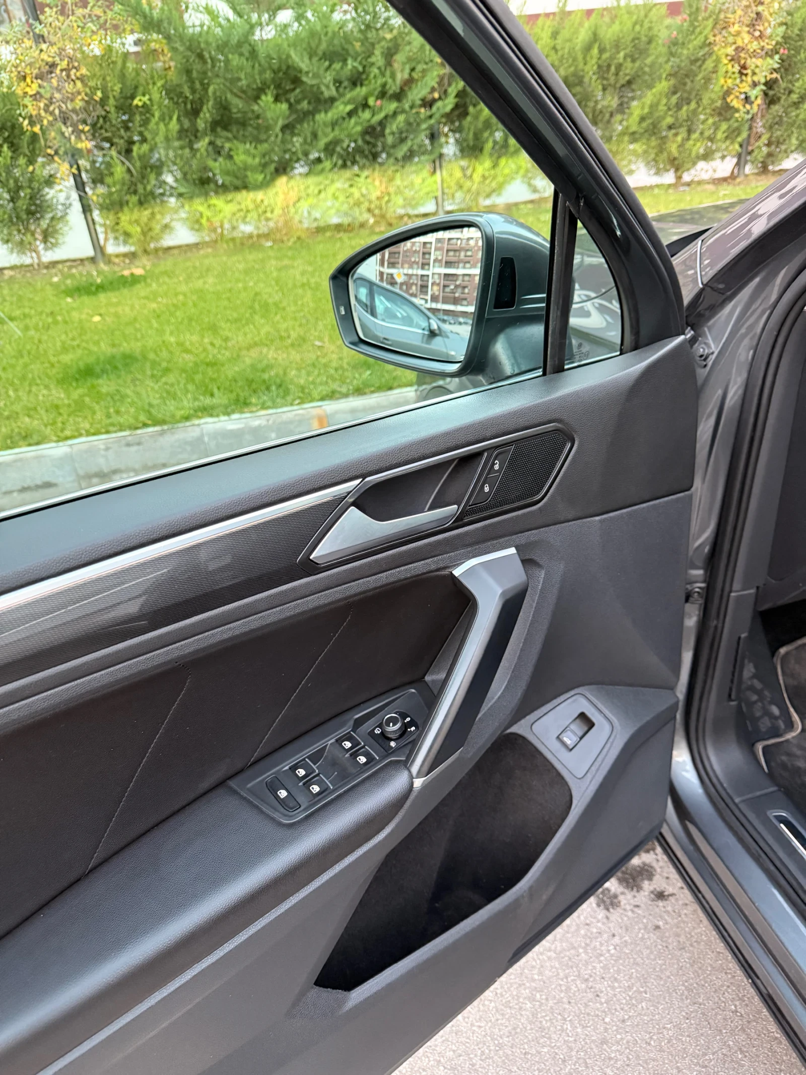 VW Tiguan 4Motion/Digital/Assist/PANO/FullLED/KEYGO | Mobile.bg � ����������� 10