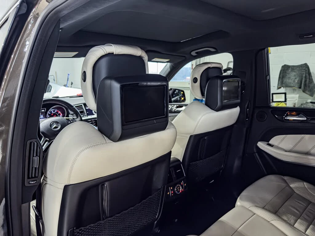 Mercedes-Benz GL 63 AMG 4MATIC* КОЖА* ПОДГРЕВ* ОБДУХВАНЕ* ТВ* ПАНО* , снимка 14 - Автомобили и джипове - 54596048