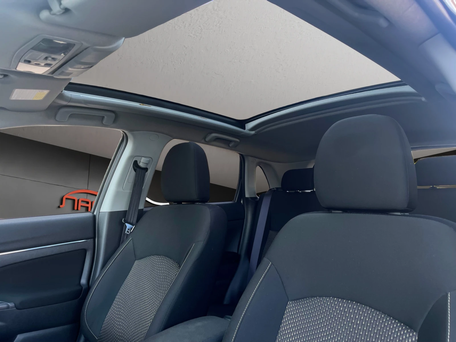 Mitsubishi ASX 1.8d INTENSE PANORAMA AWD, снимка 11 - Автомобили и джипове - 54931498