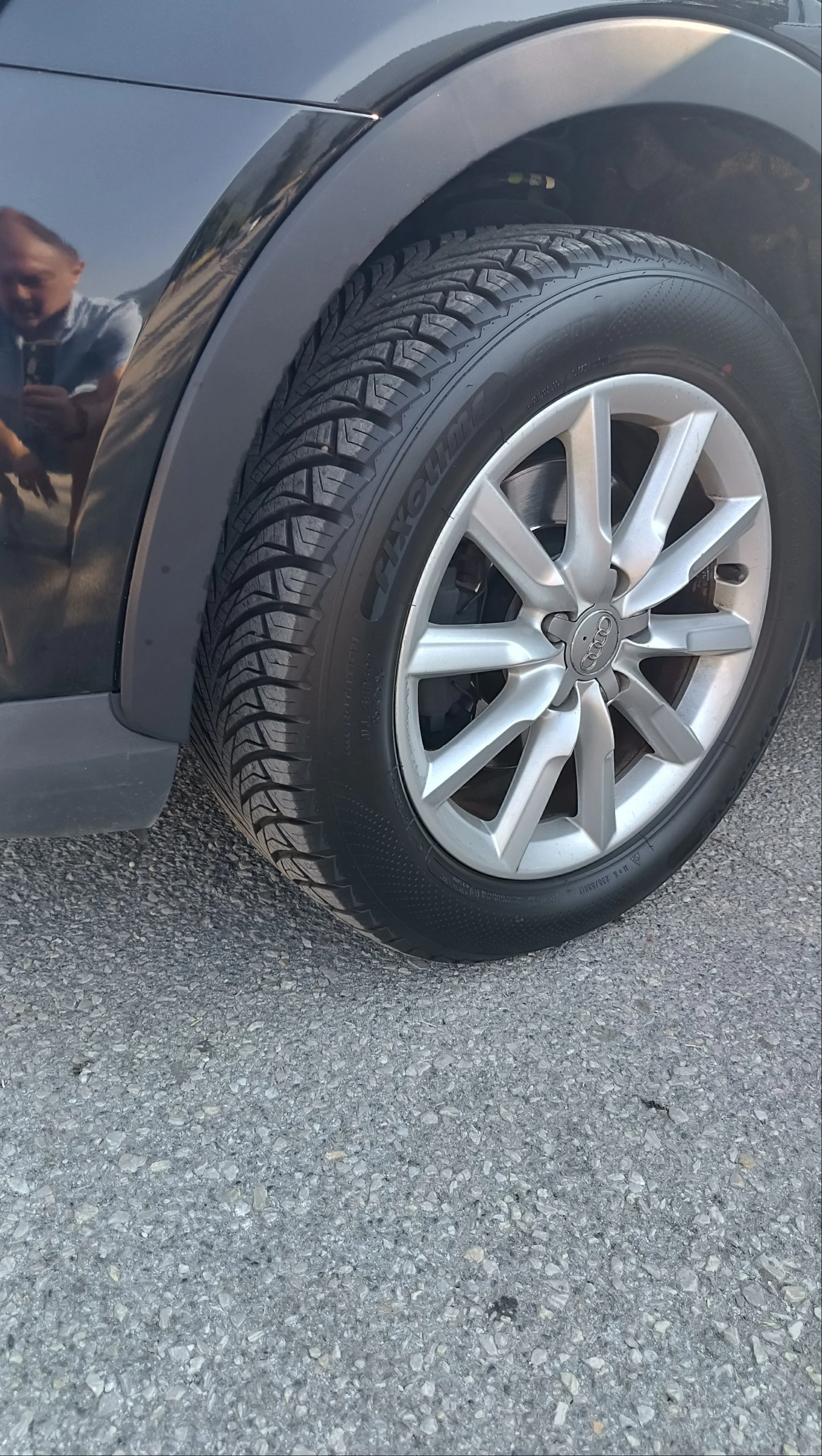 Audi Q3 2.0TDI quattro S-Tronic* Sport* ПЕРФЕКТЕН* , снимка 12 - Автомобили и джипове - 55072618