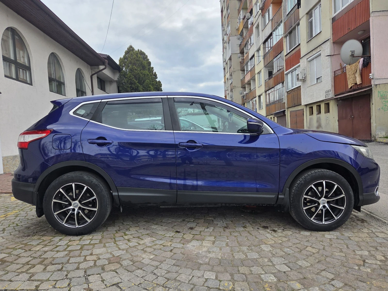 Nissan Qashqai, снимка 4 - Автомобили и джипове - 55104916