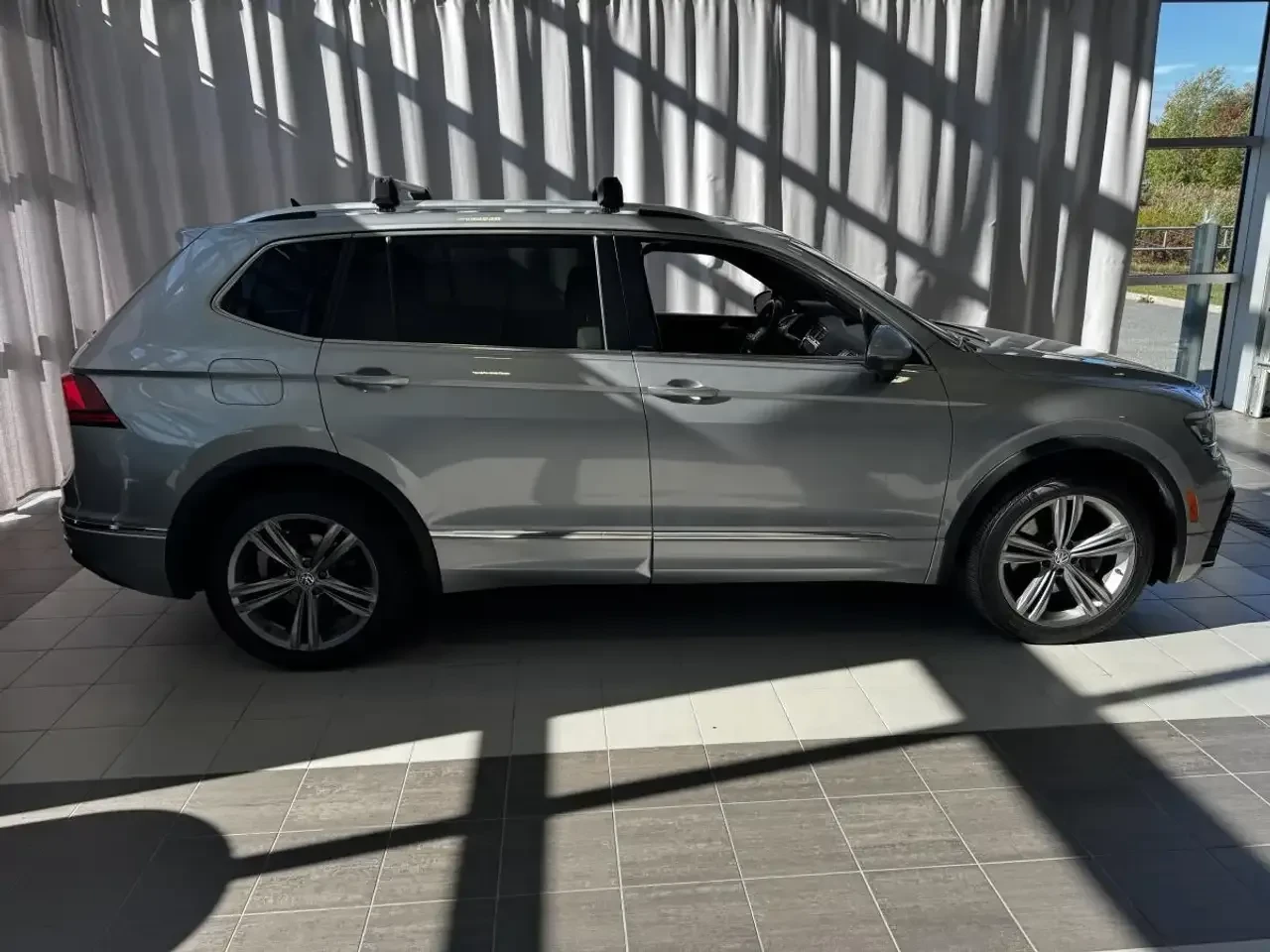 VW Tiguan Highline, снимка 6 - Автомобили и джипове - 55379321