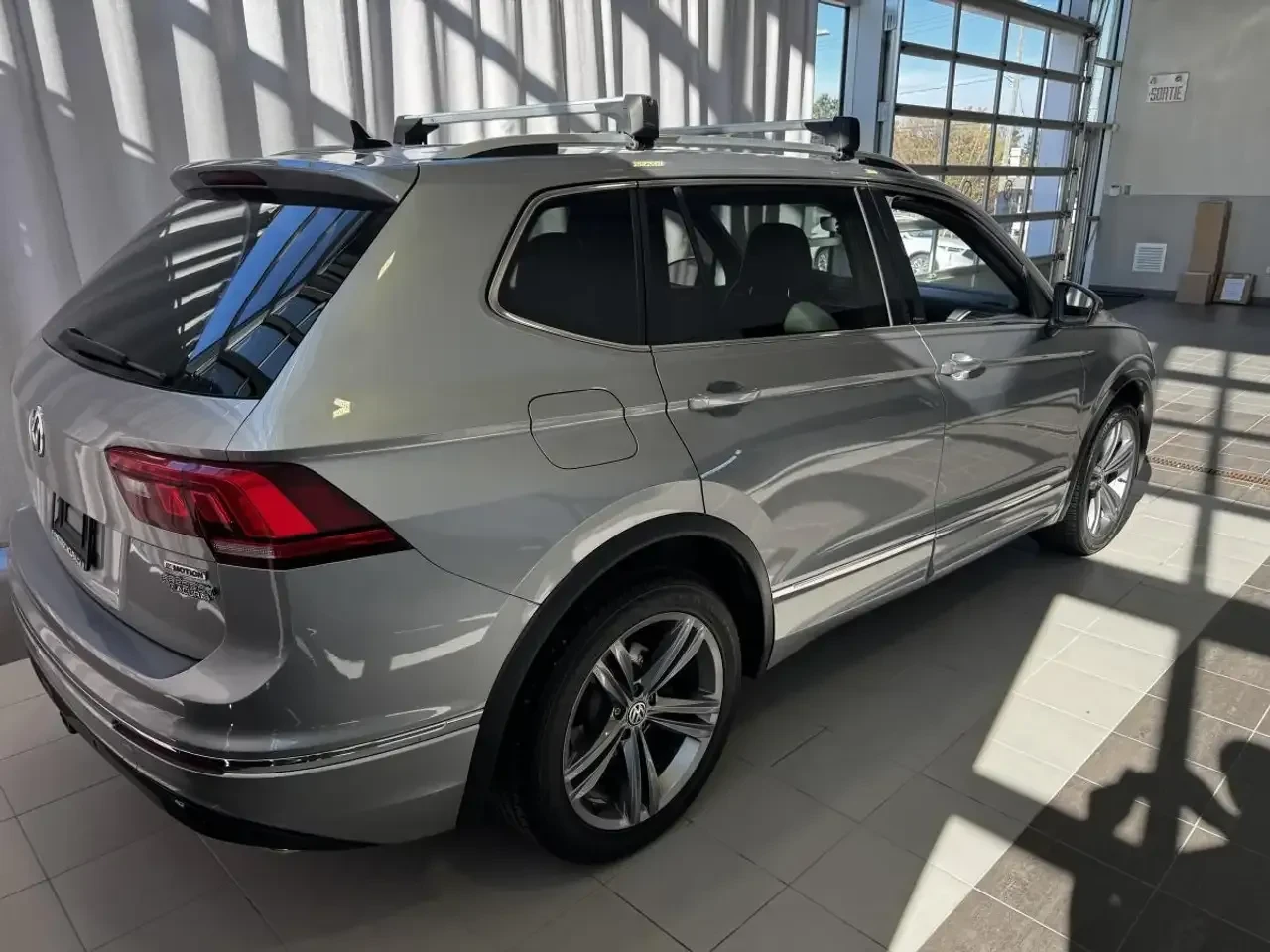 VW Tiguan Highline, снимка 5 - Автомобили и джипове - 55379321