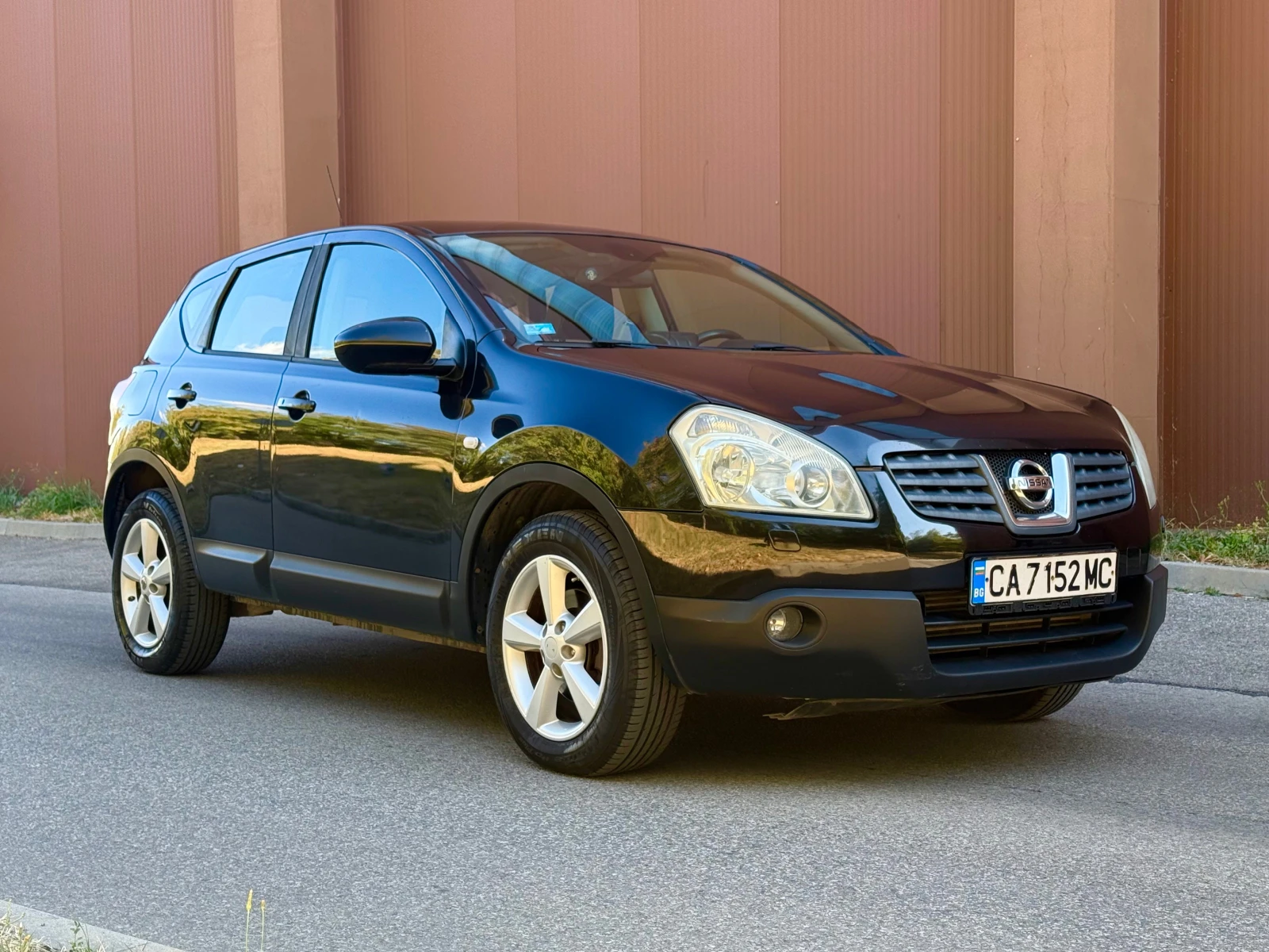 Nissan Qashqai, снимка 6 - Автомобили и джипове - 56332227