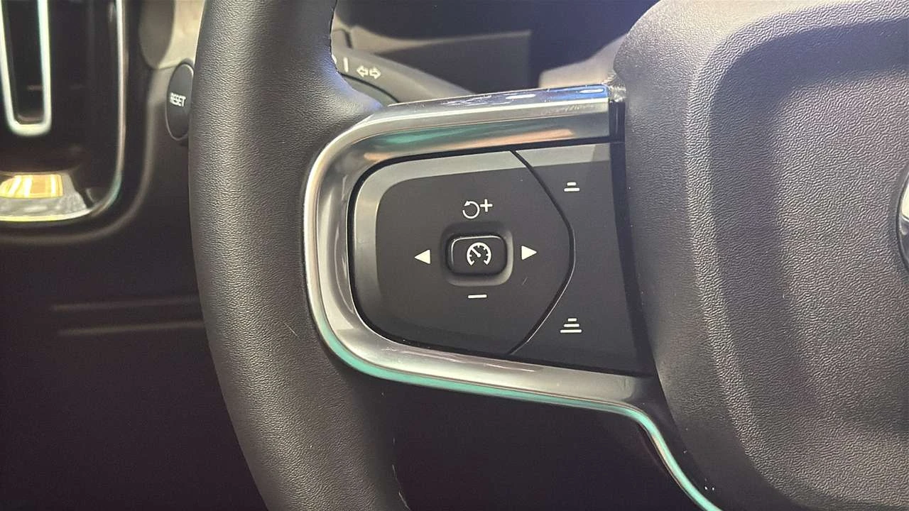 Volvo XC40 Core| CPO with unlimited kms| Wireless charging| 3 | Mobile.bg � ����������� 17