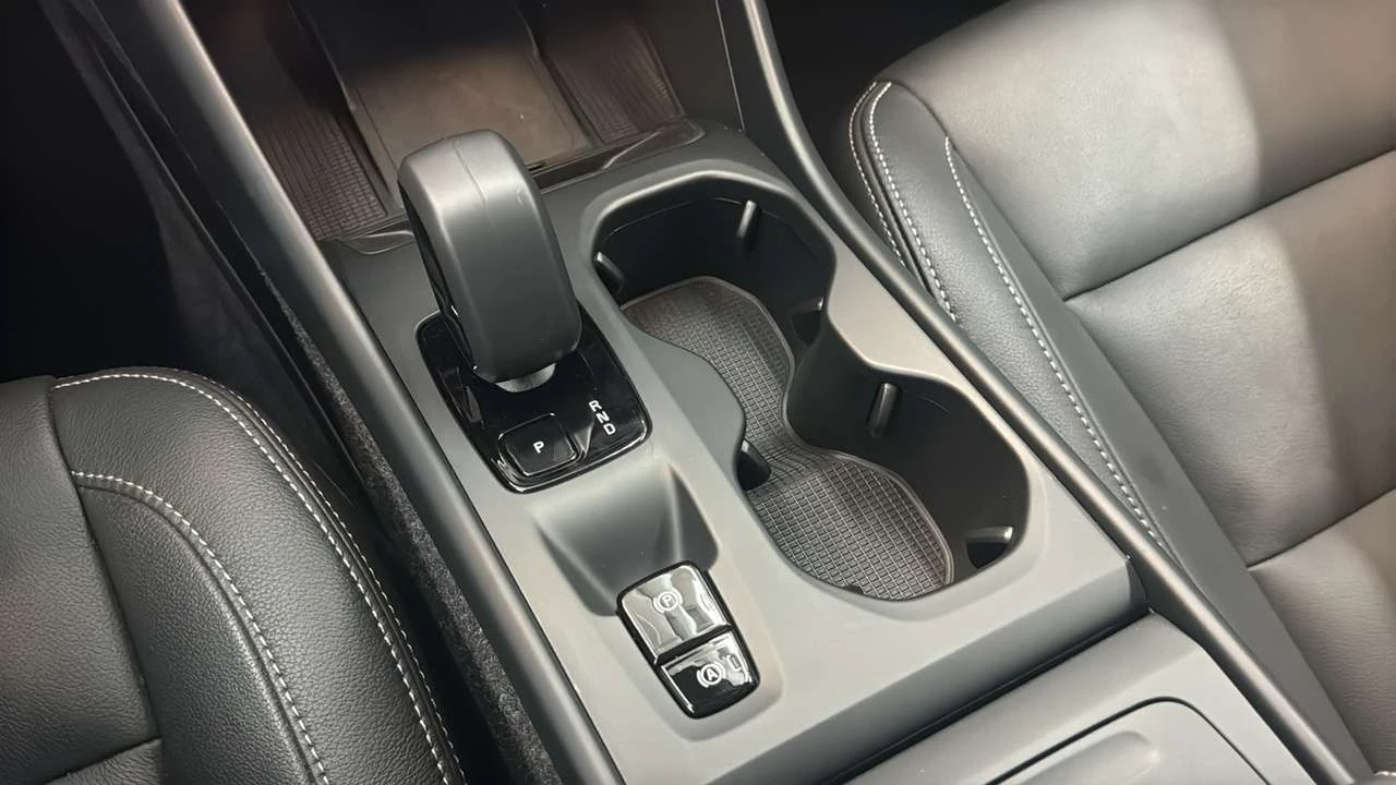 Volvo XC40 Core| CPO with unlimited kms| Wireless charging| 3 | Mobile.bg � ����������� 14