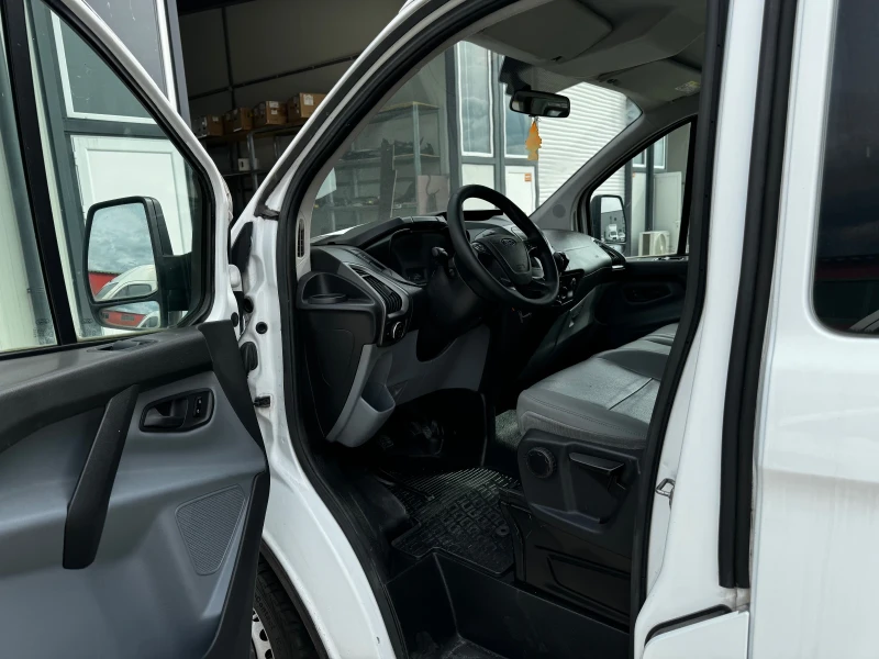 Ford Transit Custom, снимка 13 - Бусове и автобуси - 52500716
