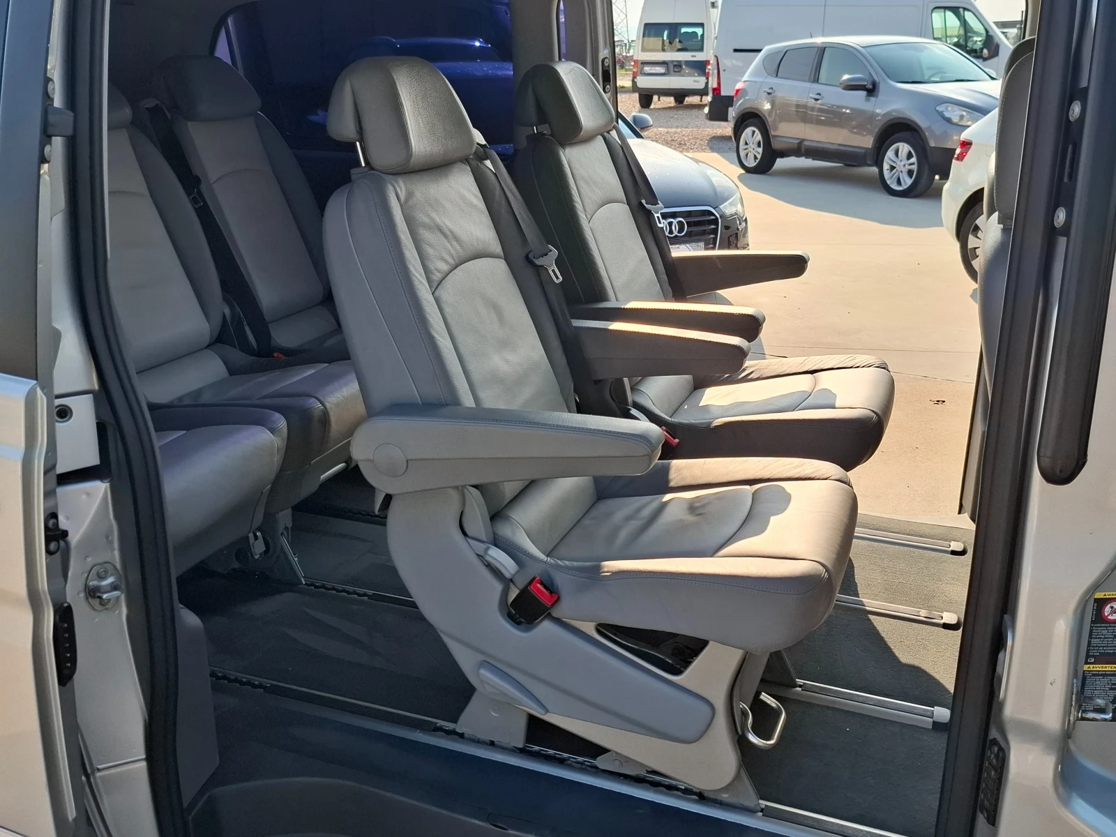 Mercedes-Benz Viano 115CDI/Ambiente/Клима/Кожа/Италия, снимка 11 - Бусове и автобуси - 55345416
