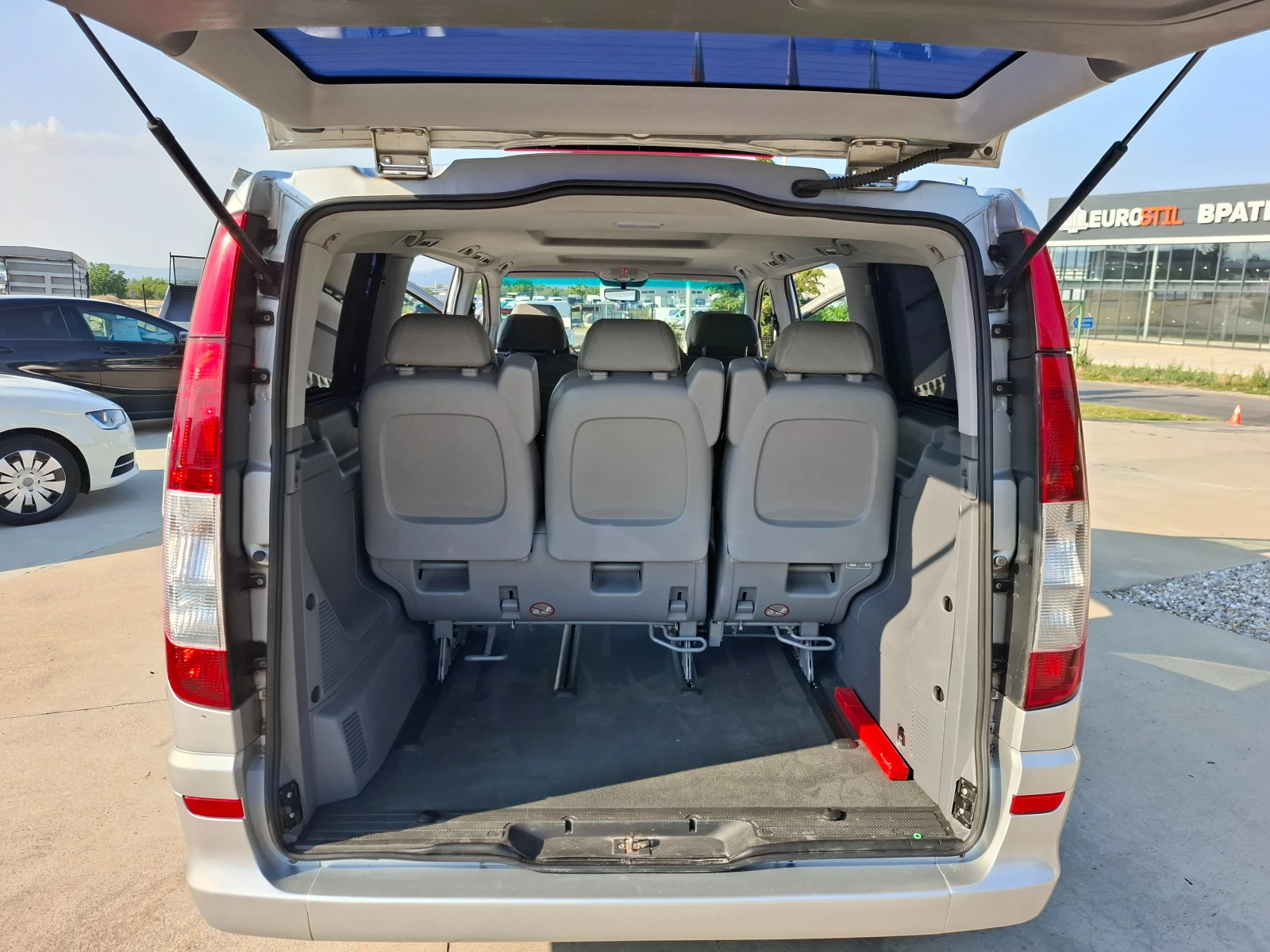 Mercedes-Benz Viano 115CDI/Ambiente/Клима/Кожа/Италия, снимка 14 - Бусове и автобуси - 55345416