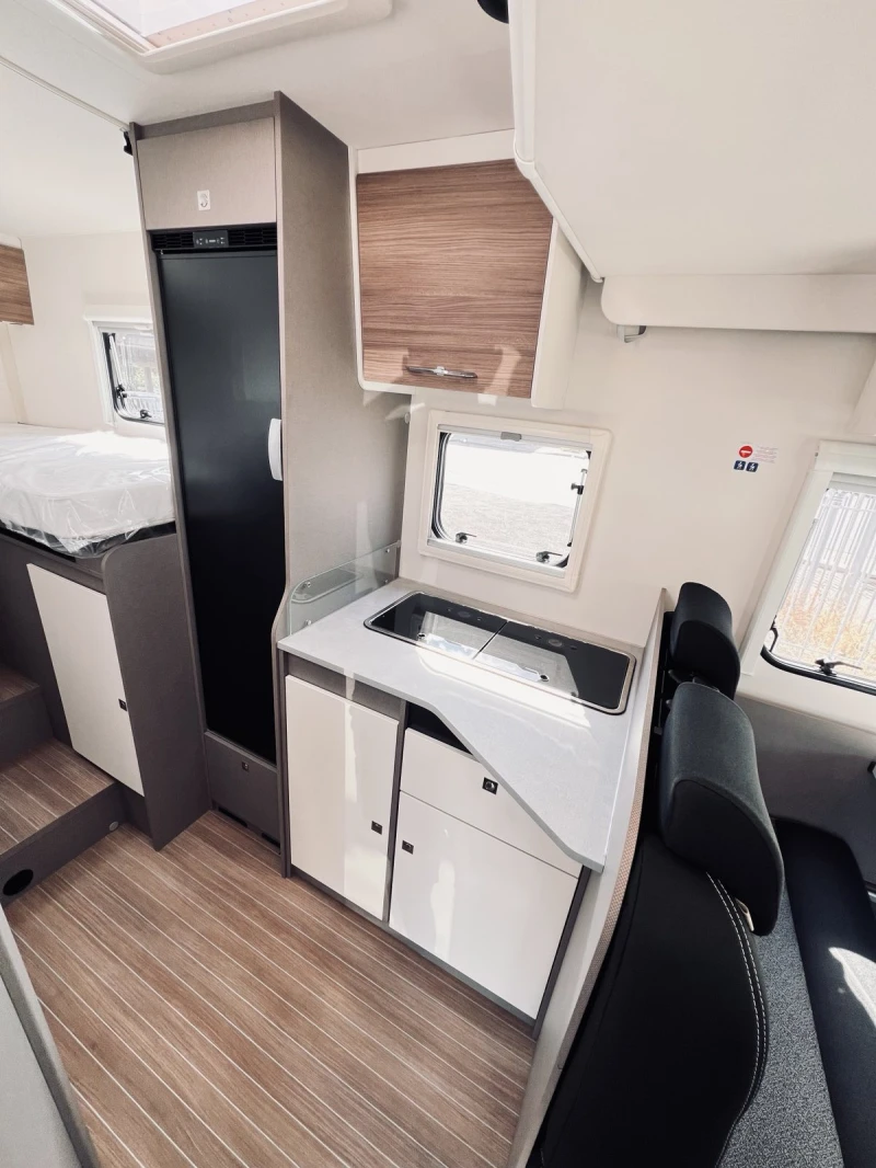 Кемпер HYMER / ERIBA Etrusco T69SB KЛИМАТИК WEBASTO СОЛАР , снимка 8 - Каравани и кемпери - 50292560