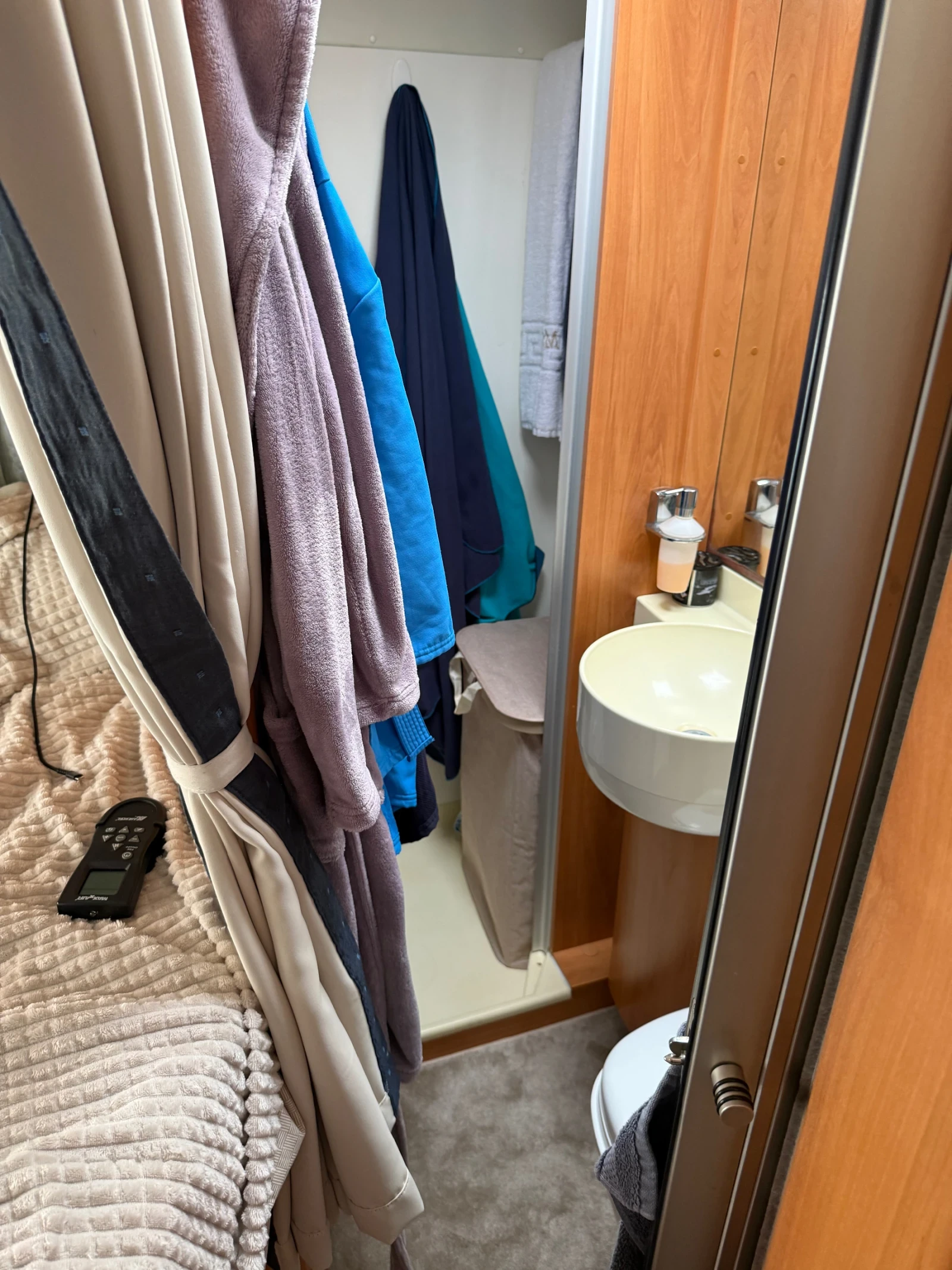 Кемпер HYMER / ERIBA B654 SL 3000 D 158 к.с., снимка 8 - Каравани и кемпери - 55025688