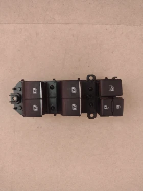     84040-F4020  .     TOYOTA C-HR 1.8 Hybrid  515818B