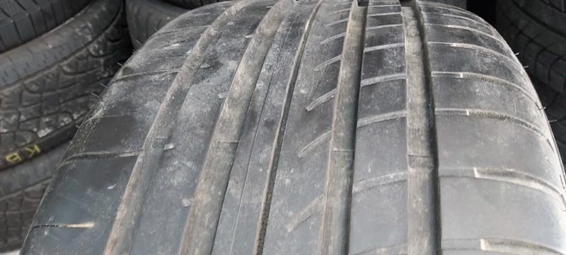 Гуми Летни 275/35R20, снимка 4 - Гуми и джанти - 33037382