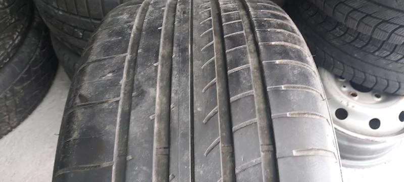 Гуми Летни 275/35R20, снимка 1 - Гуми и джанти - 33037382