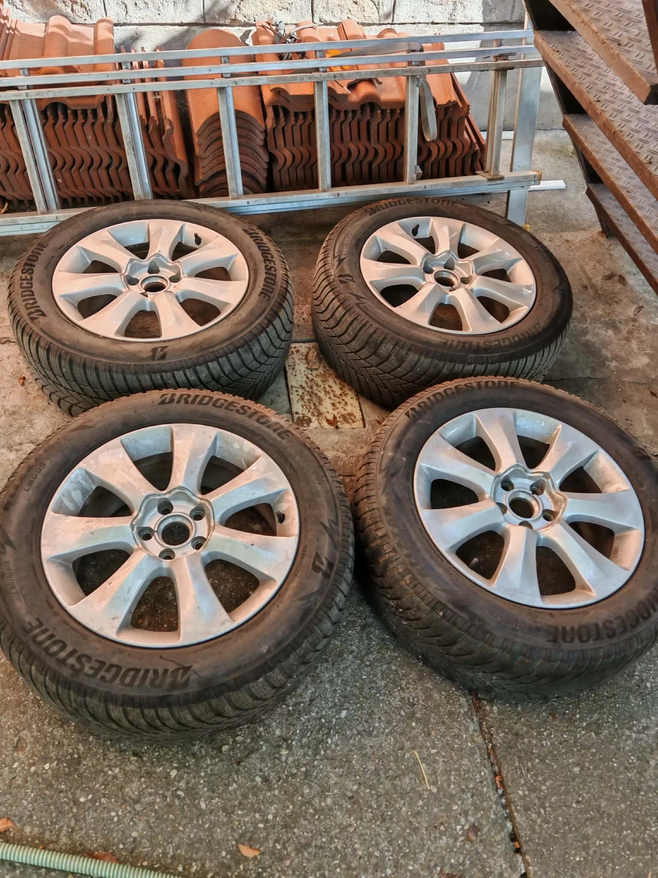 Гуми с джанти Bridgestone 255/55R18