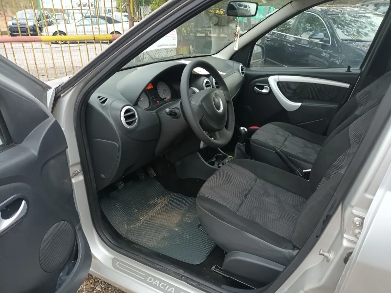 Dacia Logan 1.6i-87ps..GPL.!!, снимка 11 - Автомобили и джипове - 49462446